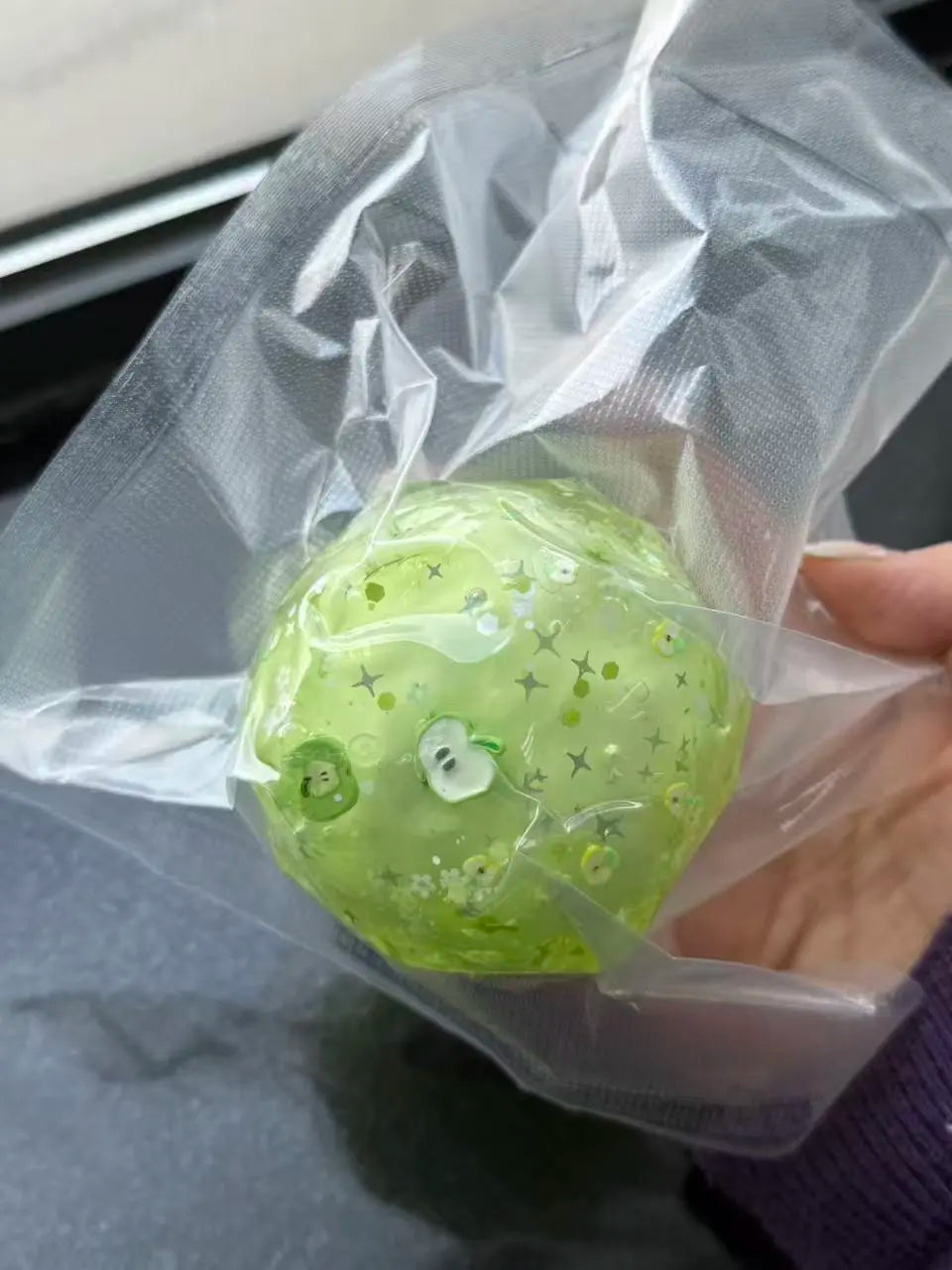 Crackle Green Apple Squishy – Stress Relief Toy