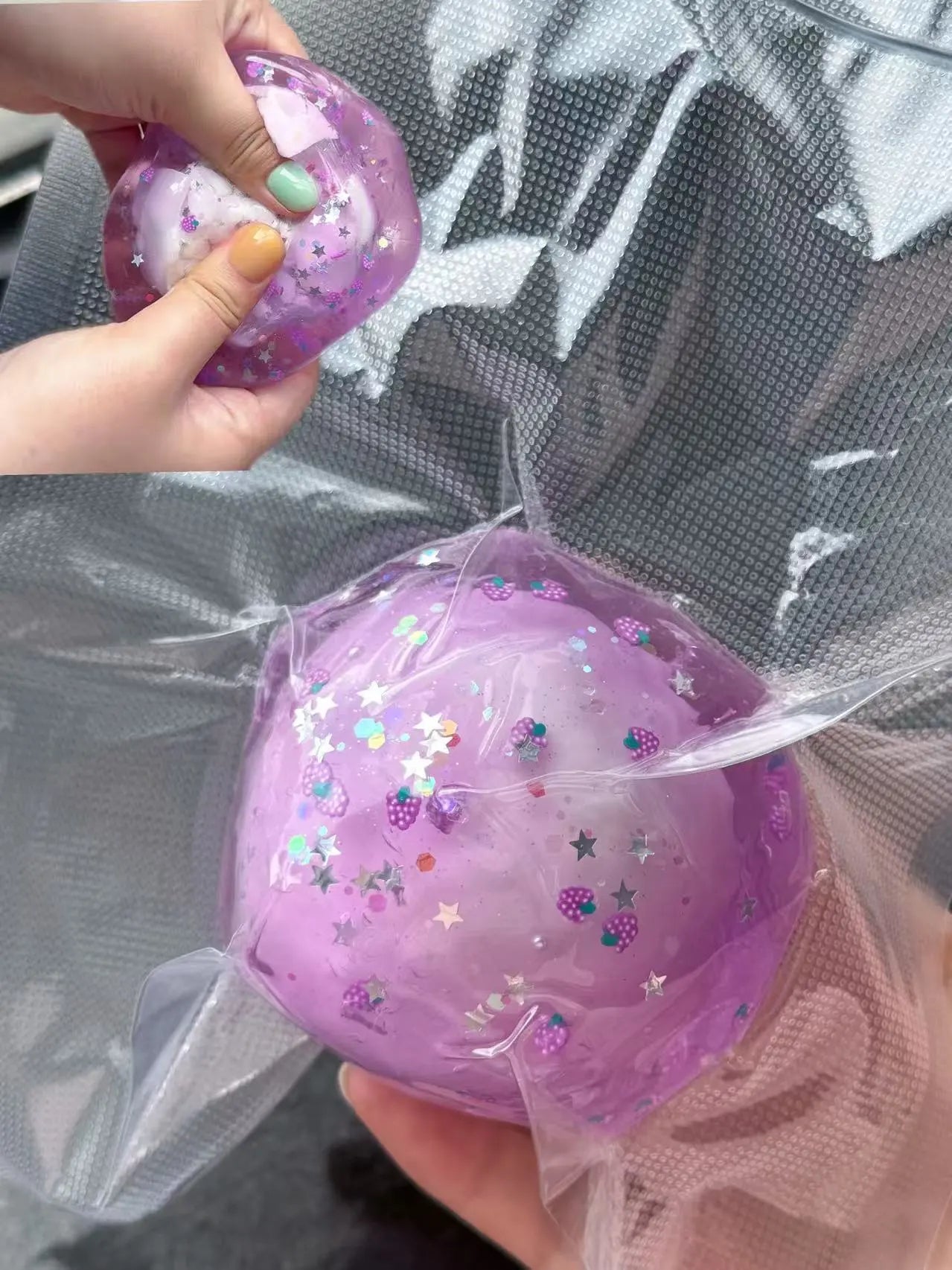 Crackle Grape Squishy – Stress Relief Toy