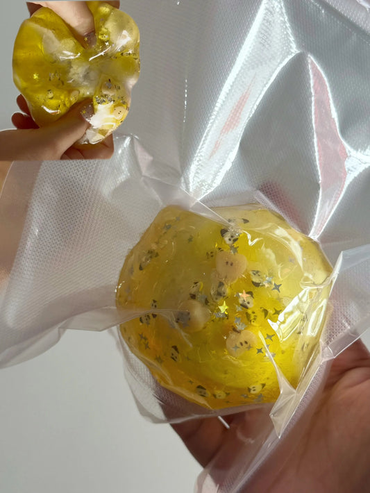 Crackle Juicy Pear Squishy – Stress Relief Toy
