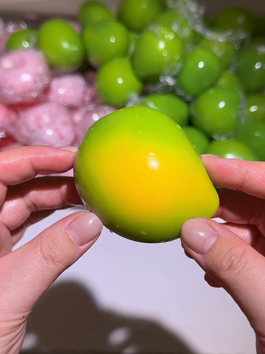 Color-Changing Mango Crunchy Squishy