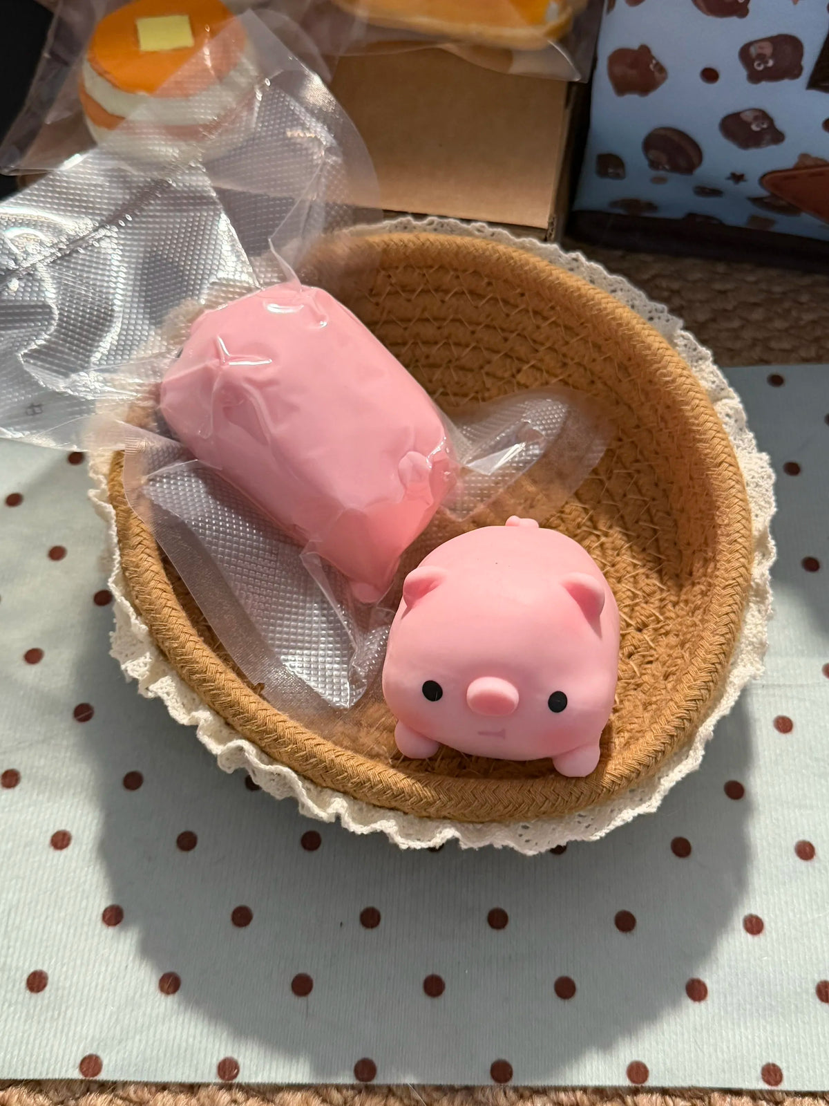 Lying Pig Crunchy Squishy