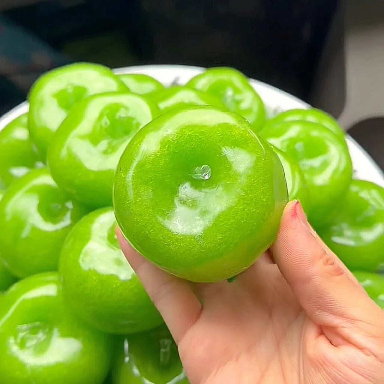 Mini Apple Slush Squishy – Zero Bounce-back Stress Relief Toy